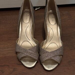 Bandolino Gold Textured Heels